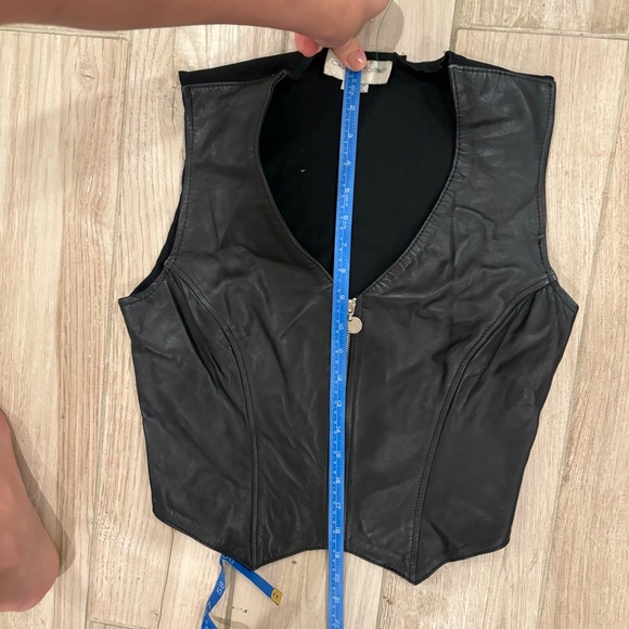 black pleather zip vest - Picture 3 of 8